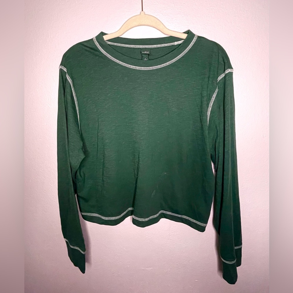 Green long sleeve basic tee